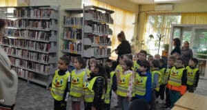 Grupa mare descoperă Biblioteca în Săptămâna Verde