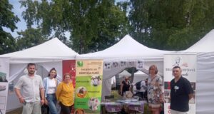 „Arbori, arbuști, alimentație și cărți”