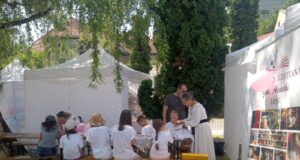 „Povețe, ghicitori, cusături și joc moldovenesc”