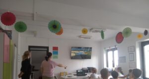 Să răsfoim o carte sub un arbore secular