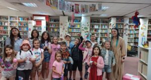 O vacanță cu surprize: atelier semne de carte