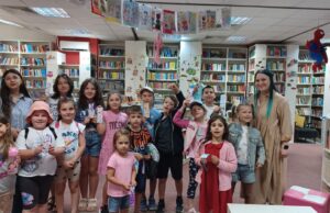 O vacanță cu surprize: atelier semne de carte