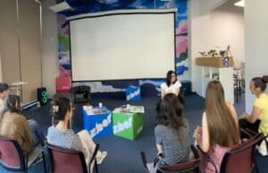 Zbor Hub și Drumurile Educației cu Veselica în Vacanță